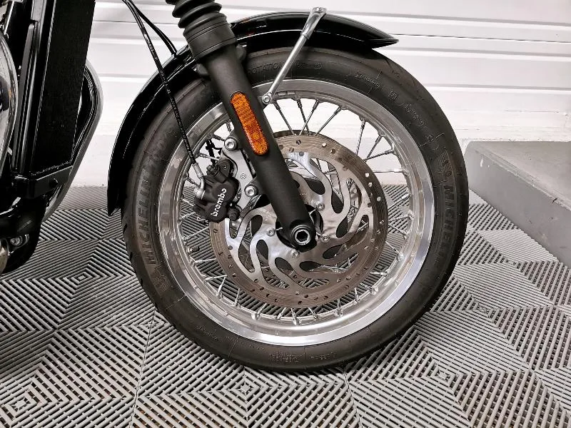 BONNEVILLE T120