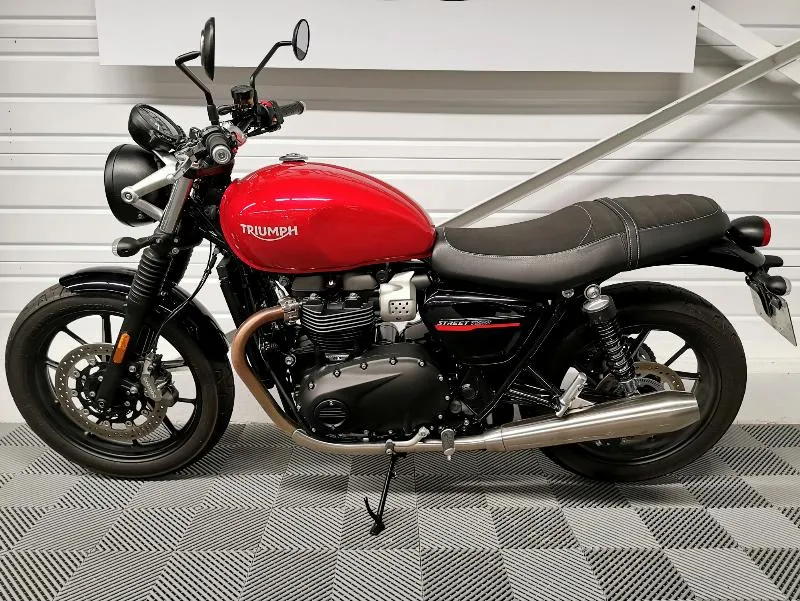 STREET TWIN  900