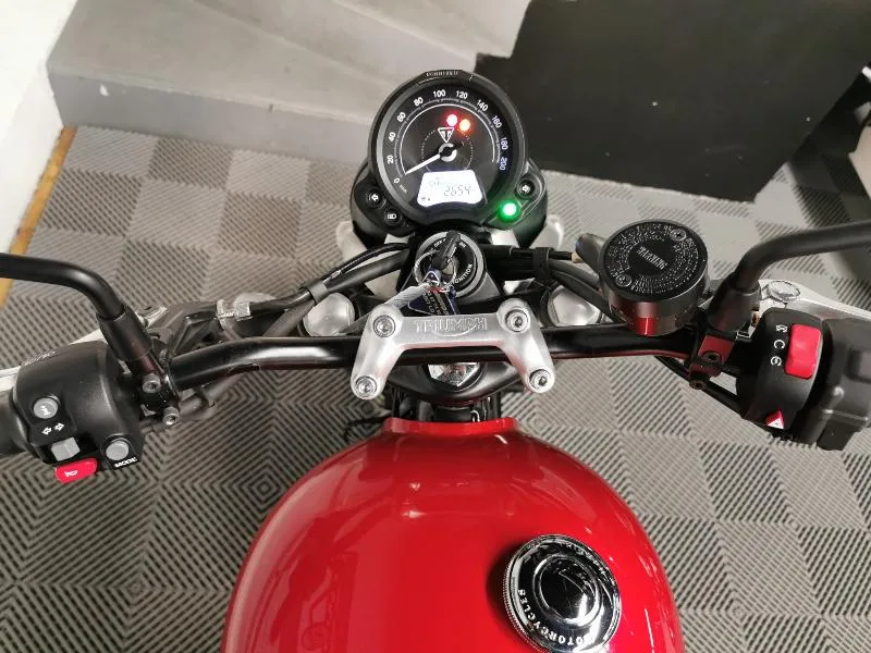 STREET TWIN  900