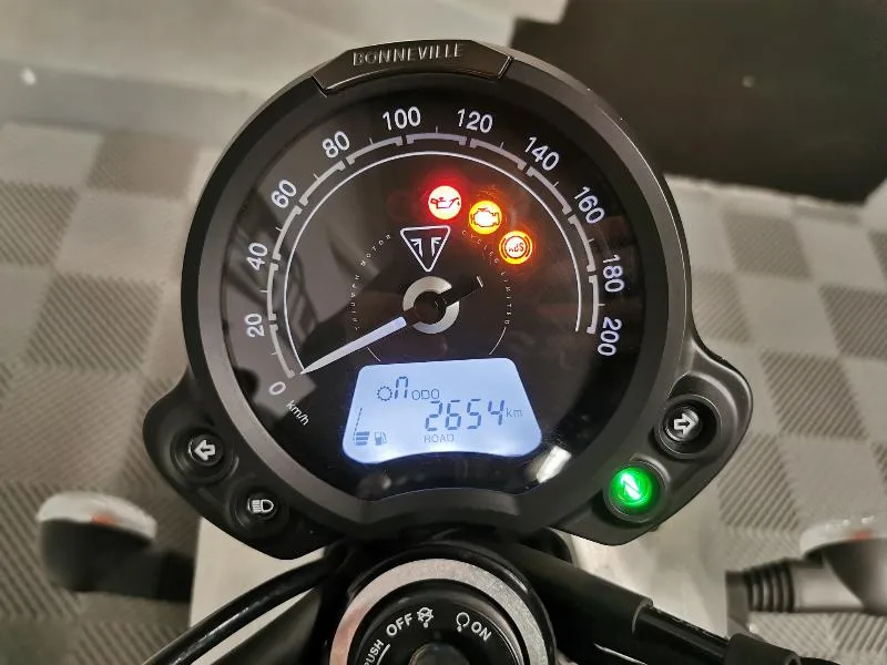 STREET TWIN  900