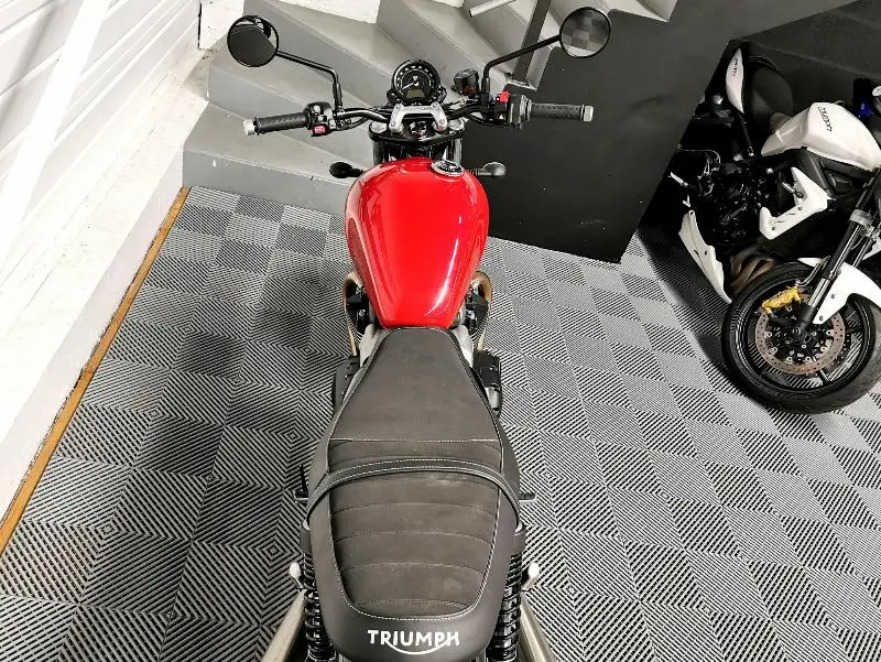 STREET TWIN  900