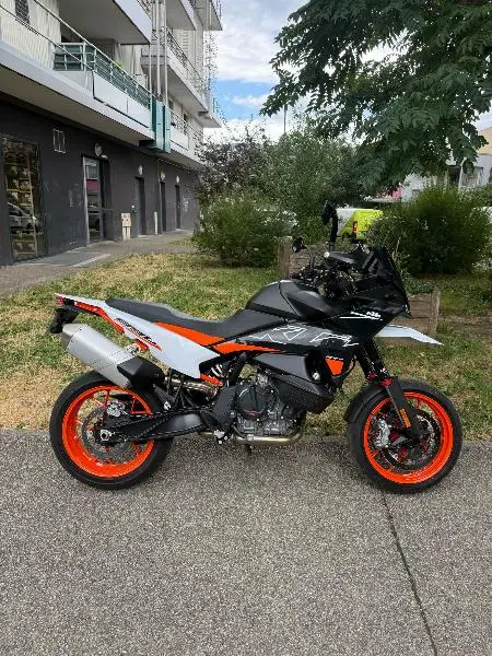 890 ADVENTURE SMT