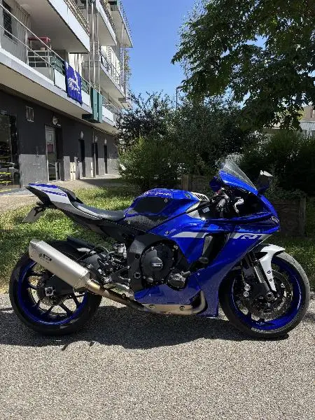 YZF 1000 R1