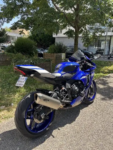 YZF 1000 R1