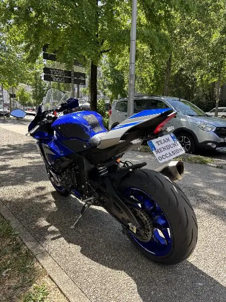 YZF 1000 R1