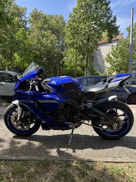 YZF 1000 R1