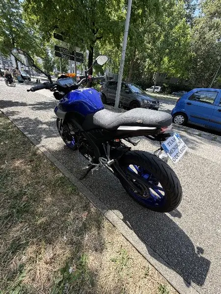 MT125 ABS