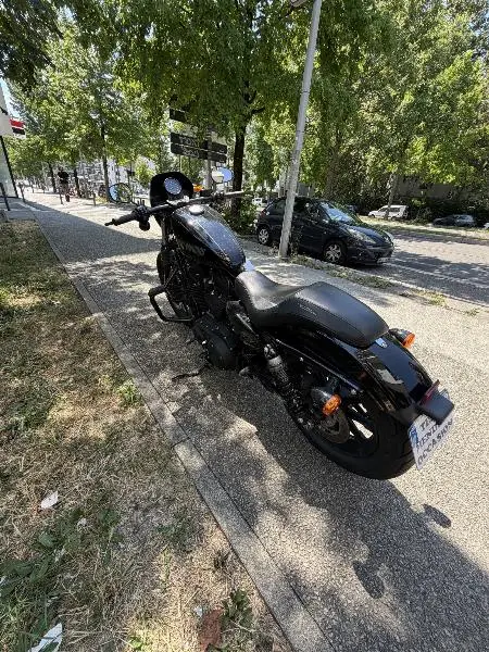 SPORTSTER IRON 1200