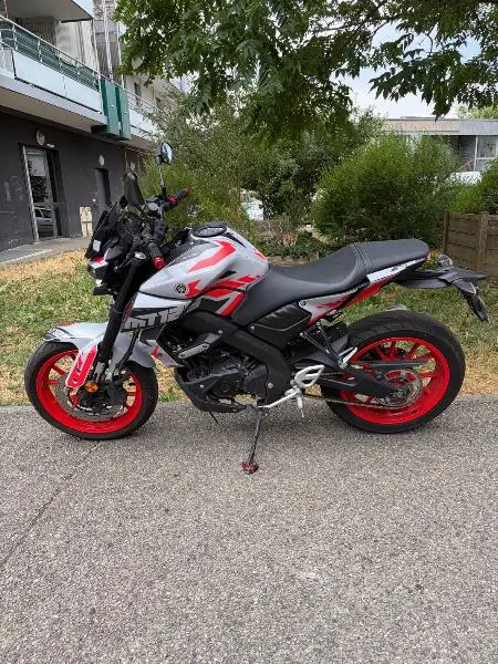 MT125 ABS
