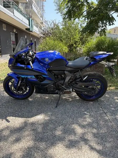 YZFR7
