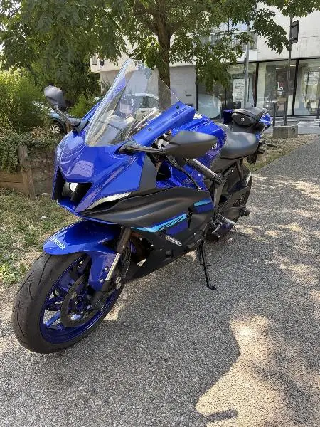 YZFR7
