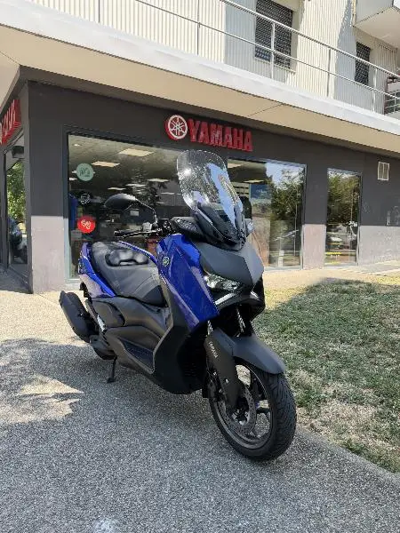 XMAX 125