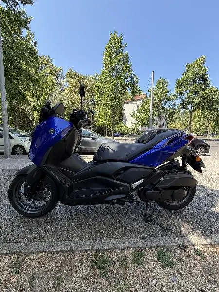 XMAX 125