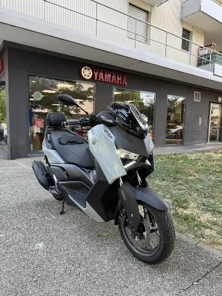 XMAX 125 TECH MAX