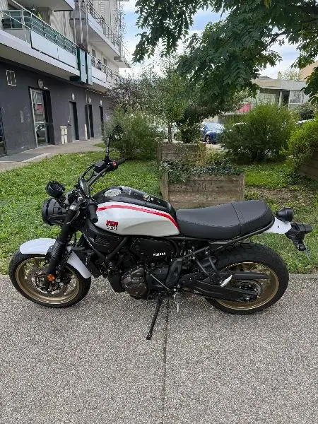 XSR 700 XTRIBUTE