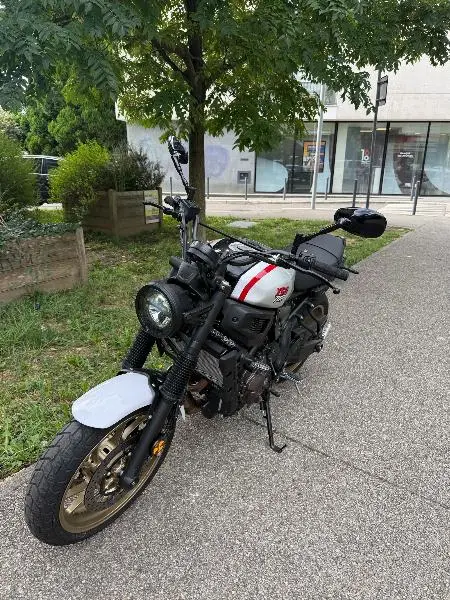 XSR 700 XTRIBUTE