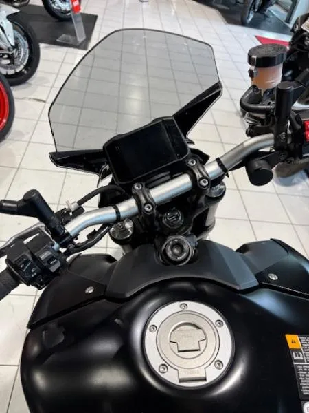 MT09