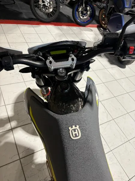 701 SUPERMOTO