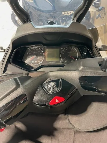 METROPOLIS 400