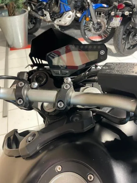 MT09