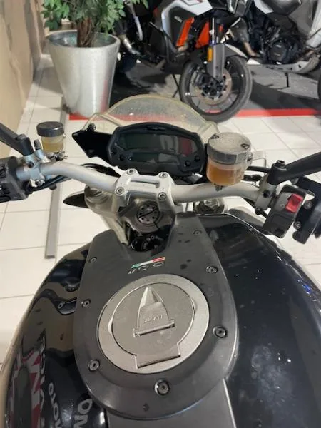 1100 MONSTER