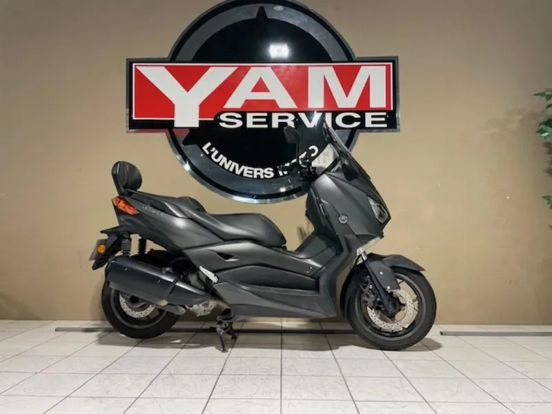 XMAX 300