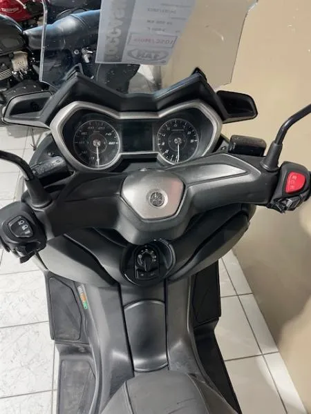 XMAX 300