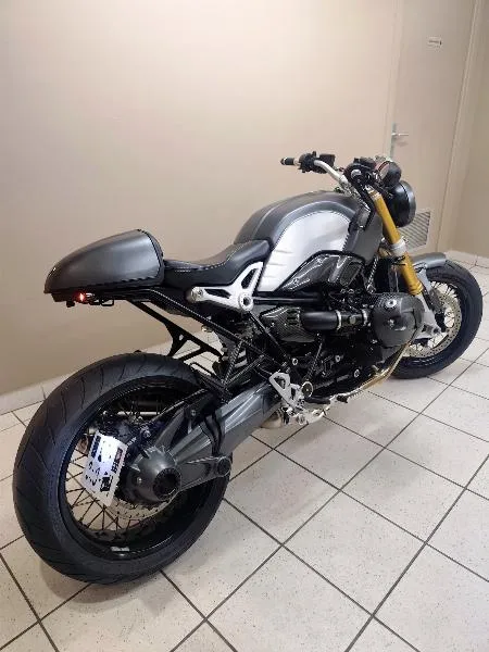 R NineT