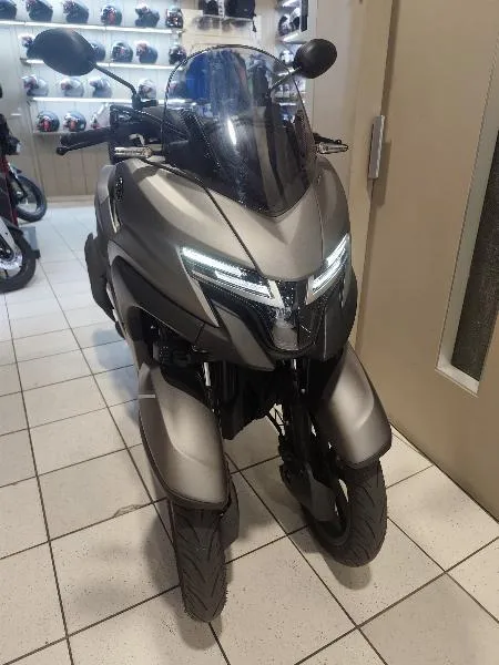 TRICITY 125