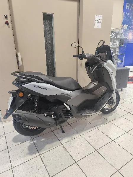 NMAX 125 TECH MAX