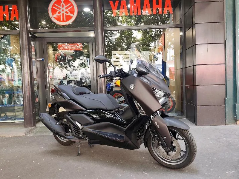 XMAX 125 TECH MAX
