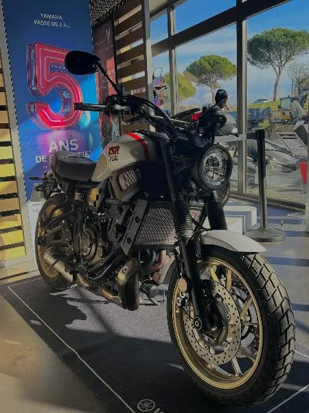 XSR 700 XTRIBUTE