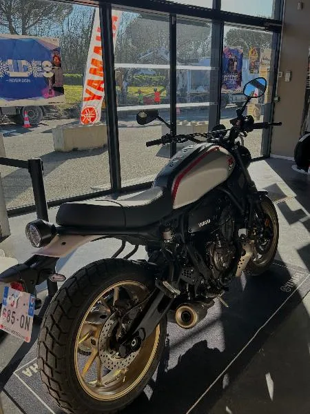 XSR 700 XTRIBUTE