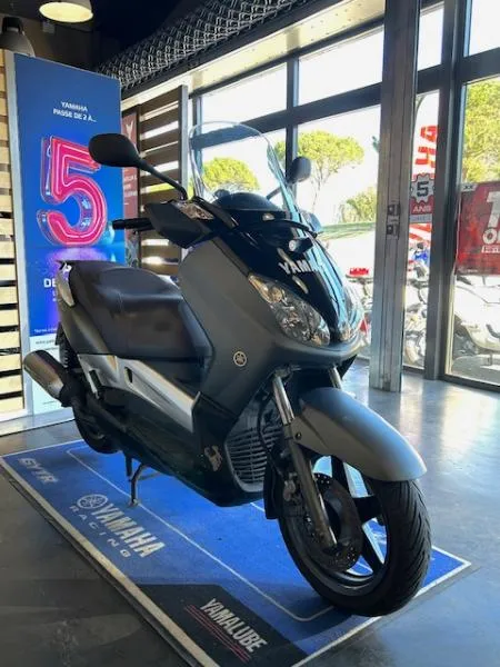 XMAX 125