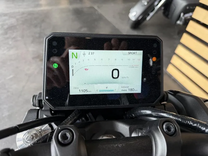 MT09