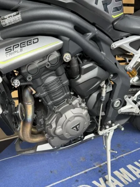 SPEED TRIPLE 1200 RS