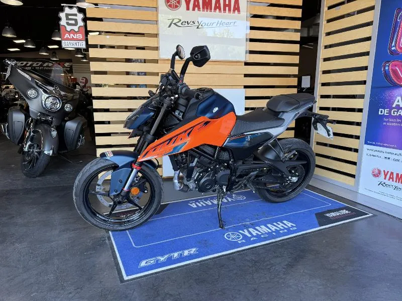 125 DUKE ABS