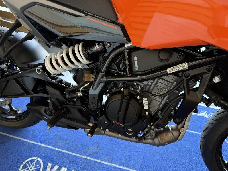 125 DUKE ABS