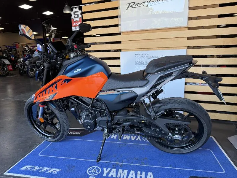 125 DUKE ABS