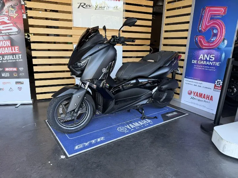 XMAX 125