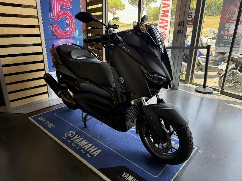 XMAX 125