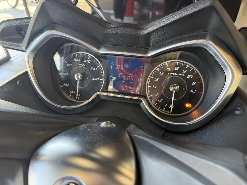 XMAX 125