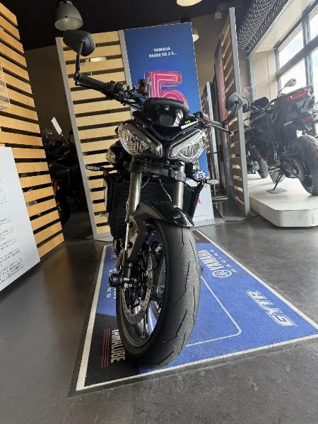 STREET TRIPLE 765 RS
