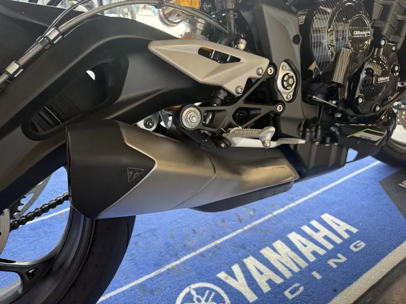 STREET TRIPLE 765 RS