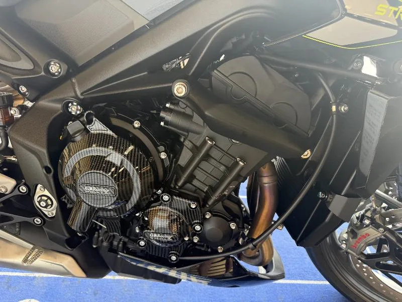 STREET TRIPLE 765 RS