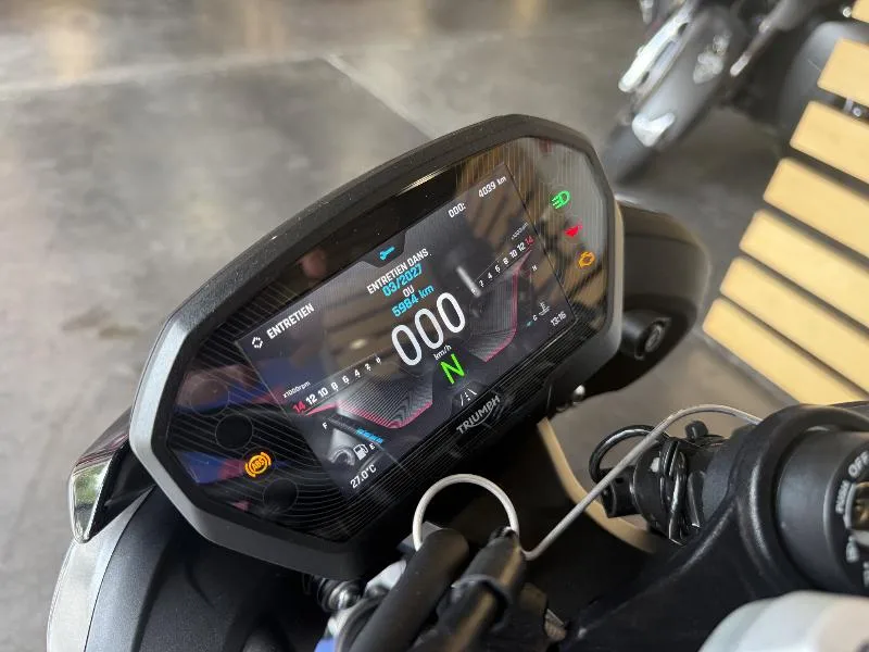 STREET TRIPLE 765 RS