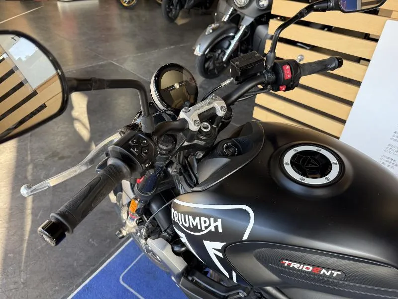 TRIDENT 660