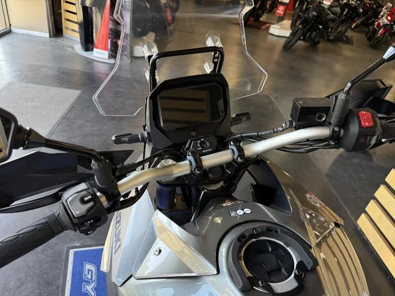 DL VSTROM 800DE