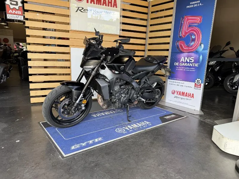 MT09