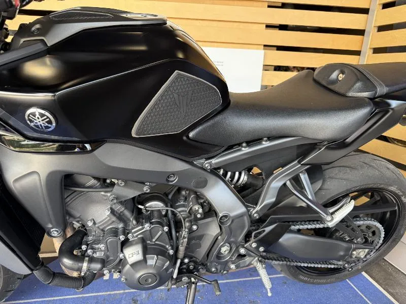 MT09